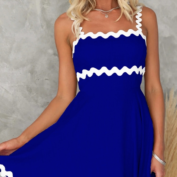 Contour Charm Square Neck Dress - Blue - Picture 5 of 8